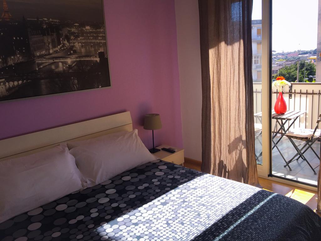 Policlinico Apartments グラヴィーナ・ディ・カターニア エクステリア 写真